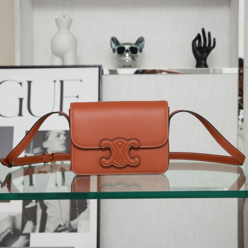 Ce1i*e triomphe bags